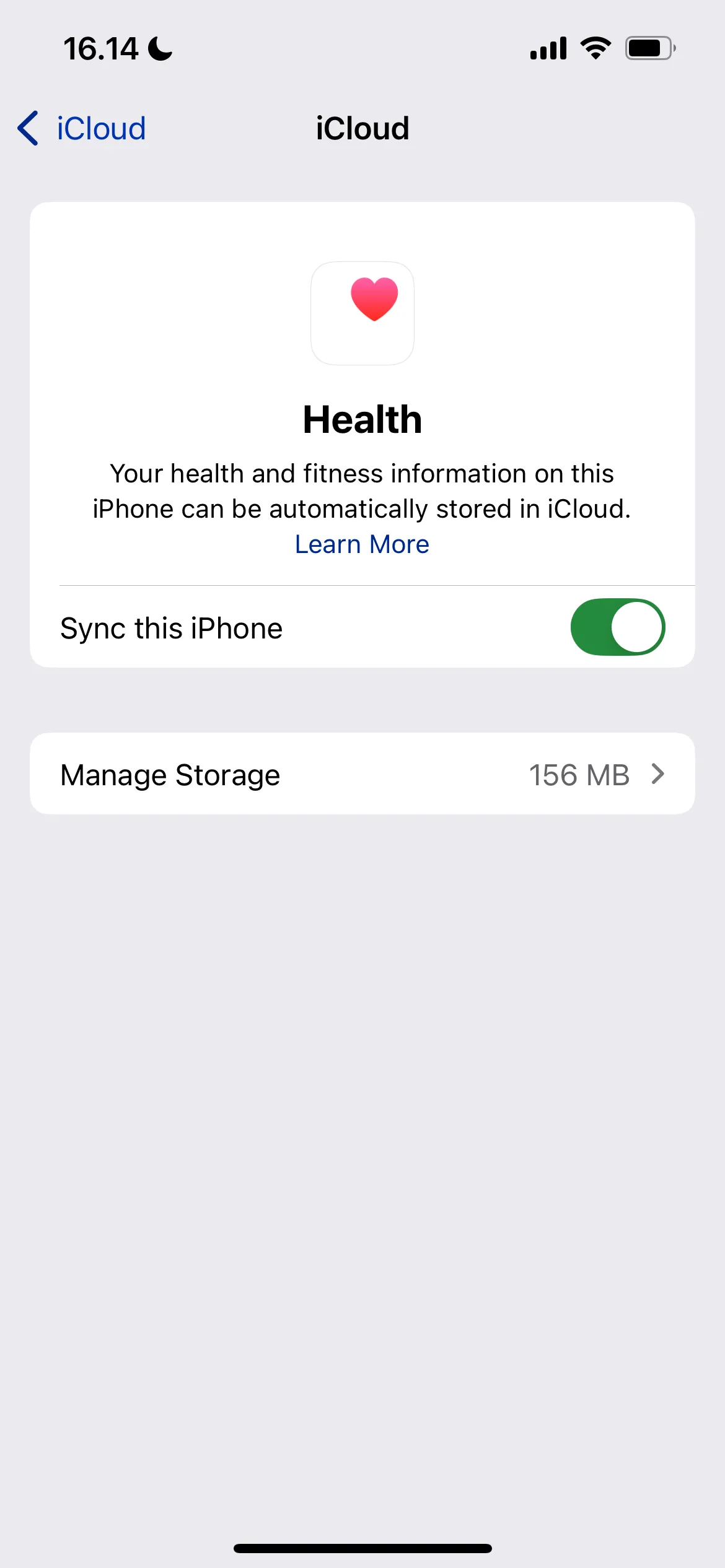Ảnh chụp màn hình: Cài đặt ứng dụng Sức khỏe trong ứng dụng Cài đặt của iOS, cho phép tắt đồng bộ dữ liệu sức khỏe lên iCloud.