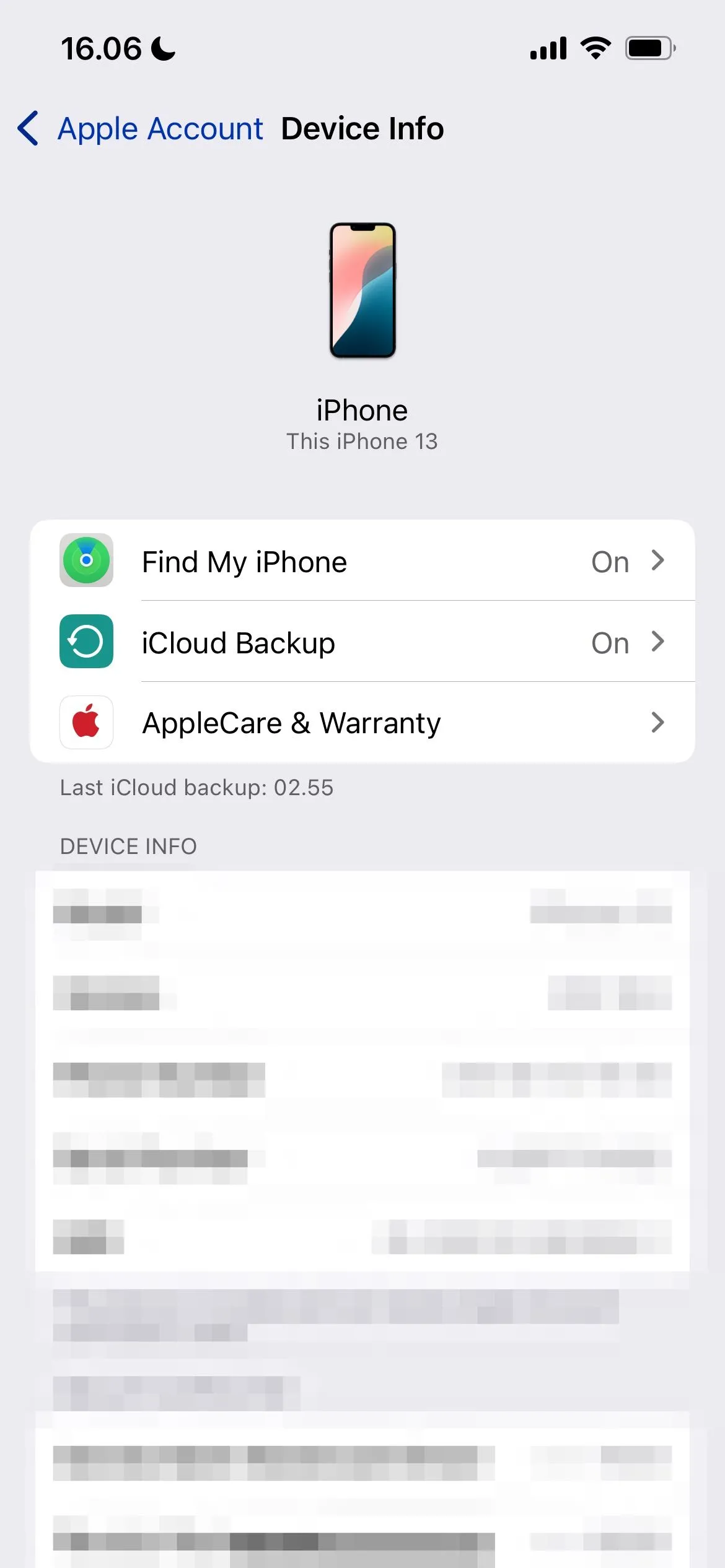 Ảnh chụp màn hình: Giao diện cài đặt tài khoản Apple trên iPhone, hiển thị các tùy chọn liên quan đến iCloud và sao lưu thiết bị.