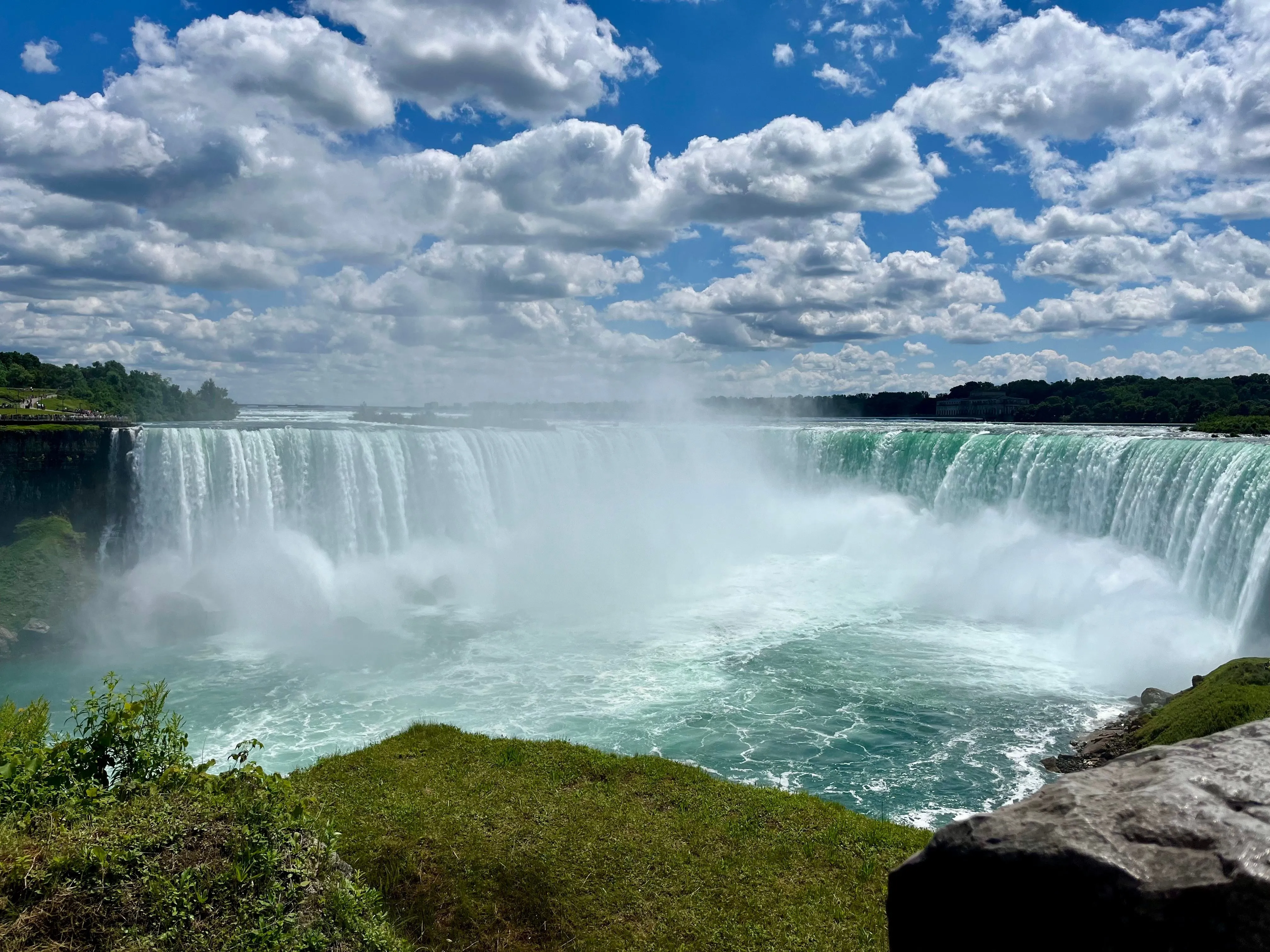 Ảnh gốc thác Niagara chưa chỉnh sửa, minh họa trước khi áp dụng hiệu ứng sáng tạo của Photoleap