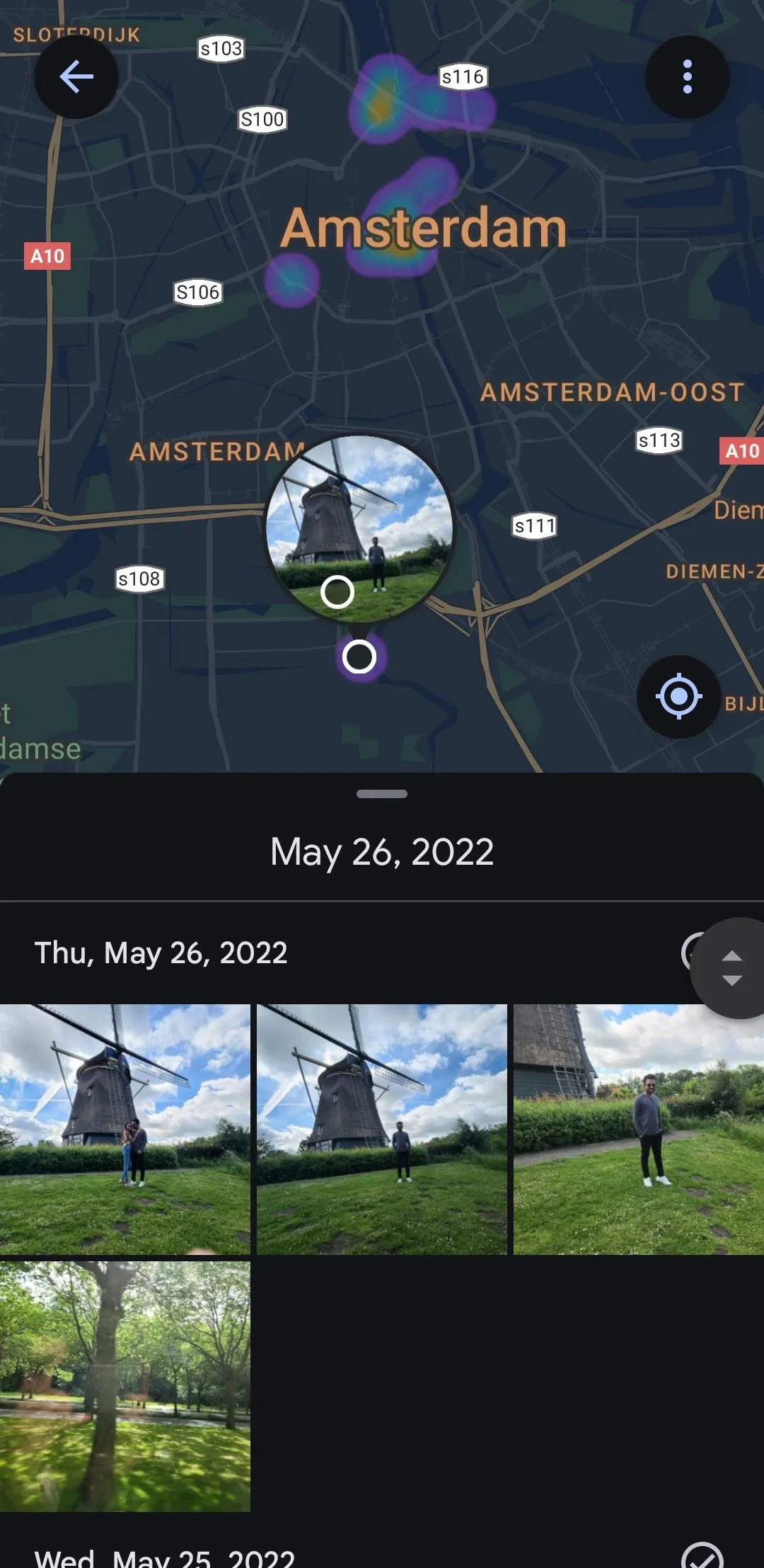Bản đồ Amsterdam trong Google Photos với các điểm đánh dấu vị trí ảnh được chụp
