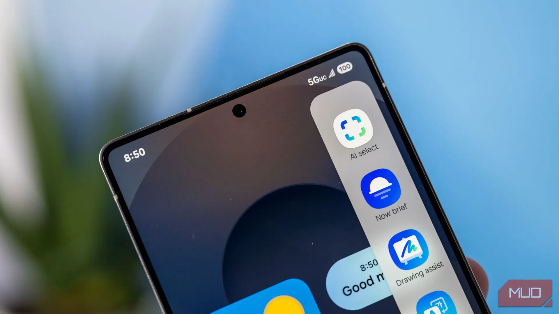 Biểu tượng ứng dụng AI chọn lọc trong Edge Panel trên màn hình Samsung Galaxy S25 Ultra, minh họa các tính năng trí tuệ nhân tạo tiện ích sẽ sớm có mặt trên các thiết bị cũ hơn.