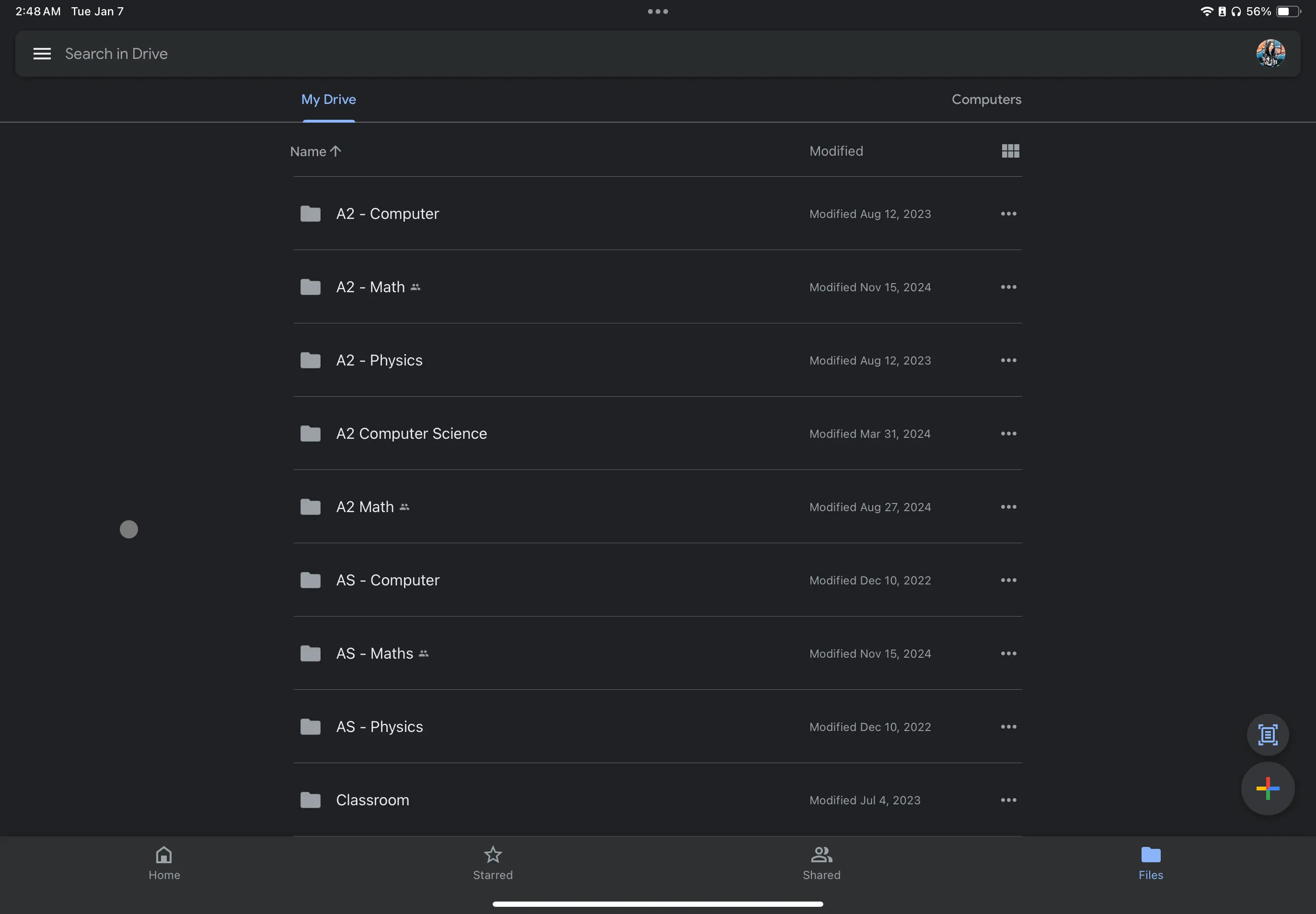 Biểu tượng ứng dụng Google Drive trên màn hình iPad, thể hiện tính tiện lợi của việc truy cập và quản lý tài liệu đám mây mọi lúc mọi nơi.