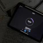 Bộ hẹn giờ học tập trên iPad với các ghi chú xung quanh