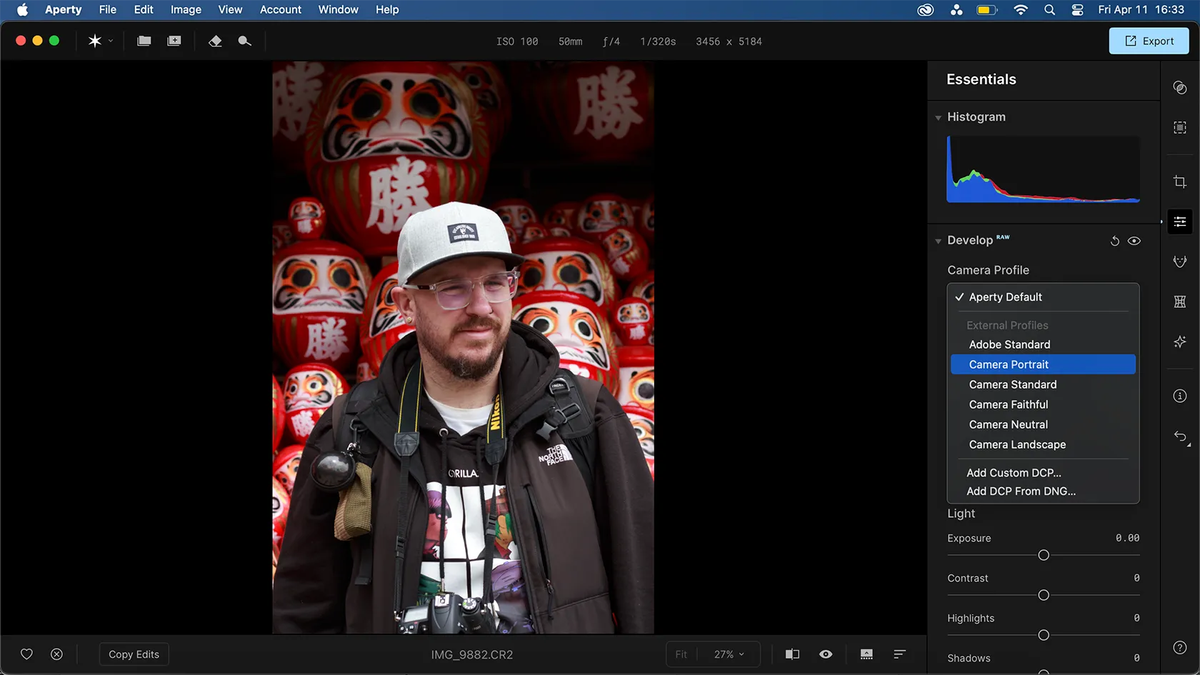 Các công cụ phát triển ảnh RAW trong tab Essentials của Aperty, bao gồm điều chỉnh ánh sáng, độ tương phản và màu sắc