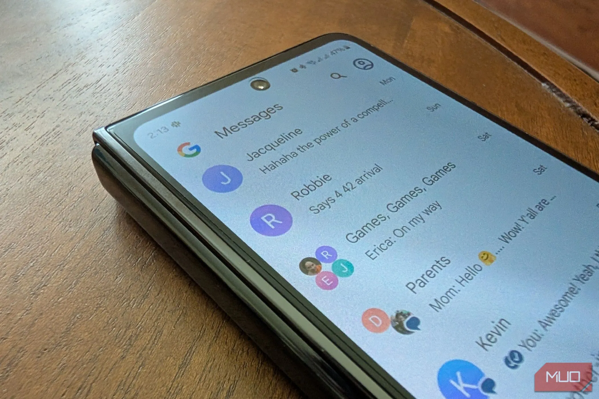 Các cuộc trò chuyện trong Google Messages trên Galaxy Z Fold 5