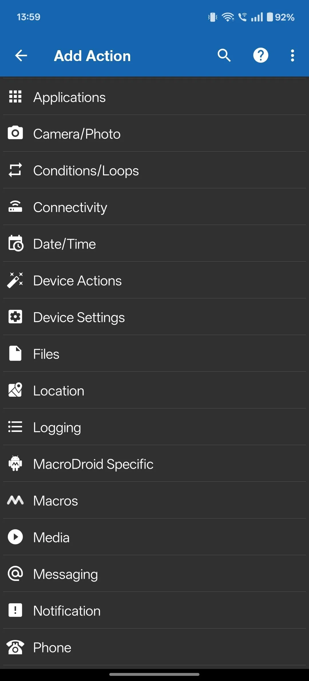 Các hành động có thể thêm trong MacroDroid, đang chọn &quot;Notification&quot; để tạo thông báo.