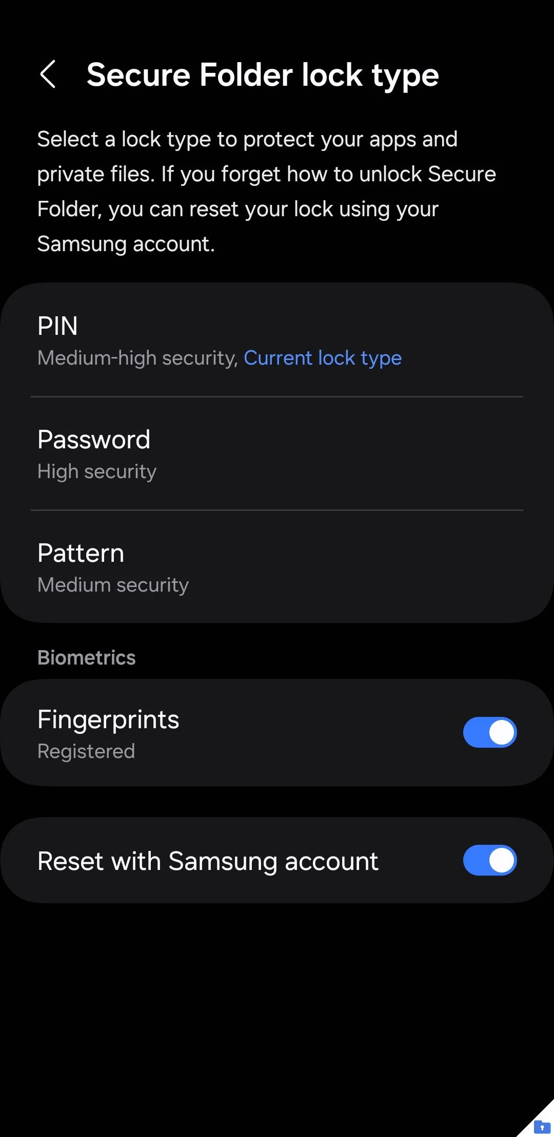 Cài đặt loại khóa trong Secure Folder trên điện thoại Samsung, hiển thị tùy chọn vân tay và tài khoản Samsung để tăng cường bảo mật.
