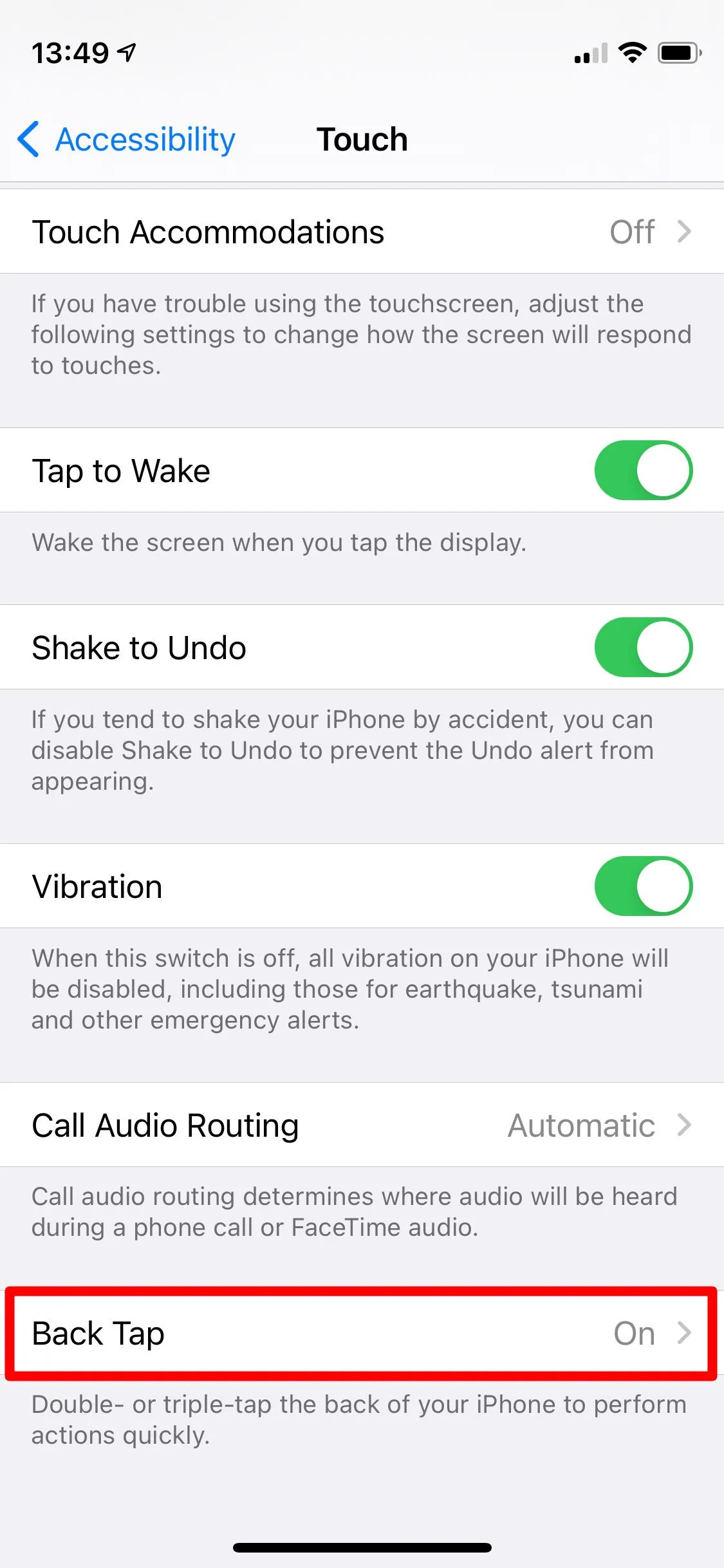 Cài đặt trợ năng trên iPhone hiển thị tùy chọn Chạm vào mặt sau (Back Tap)