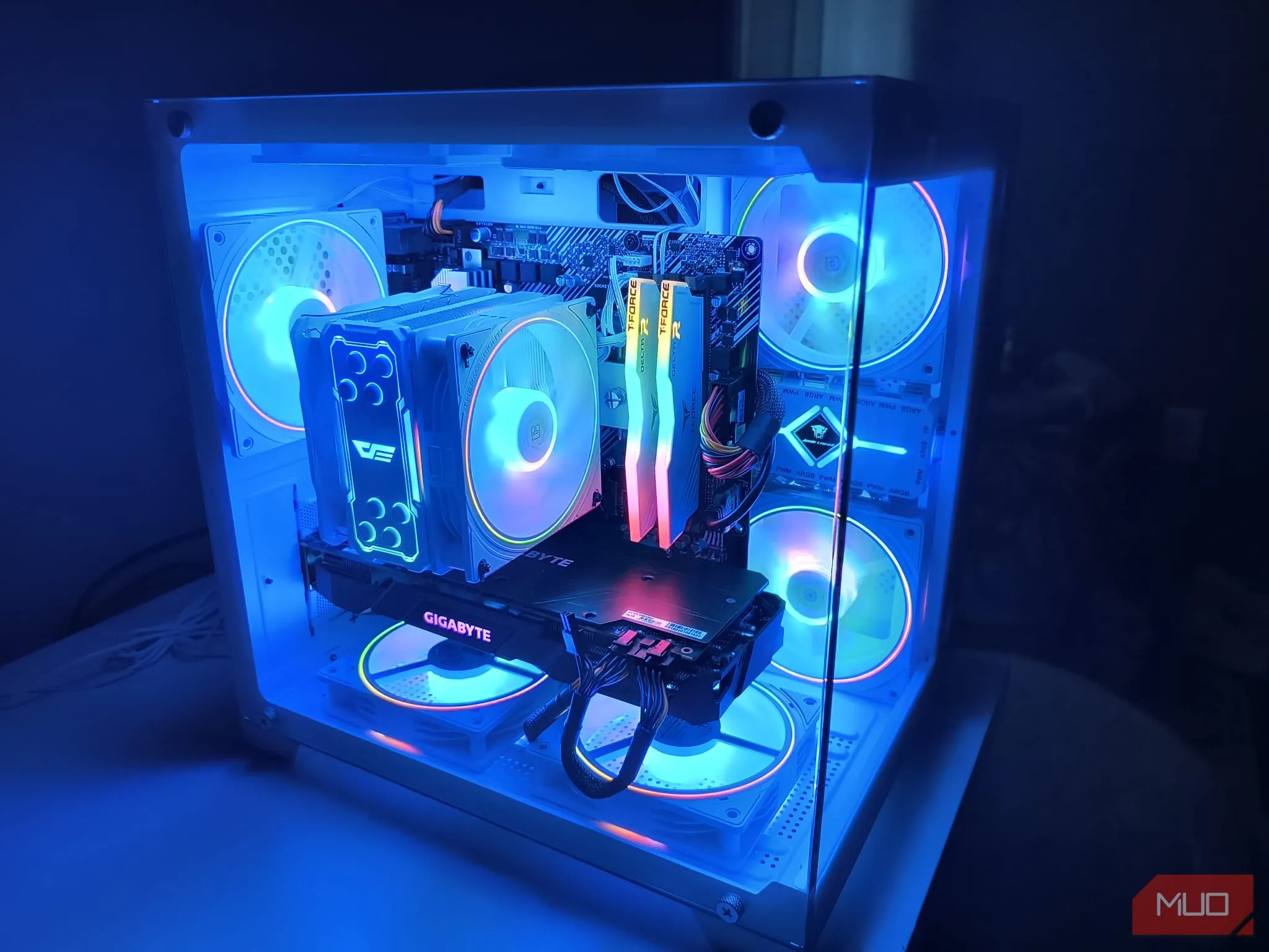 Cái nhìn tổng thể về bộ máy tính tự build theo gợi ý của ChatGPT