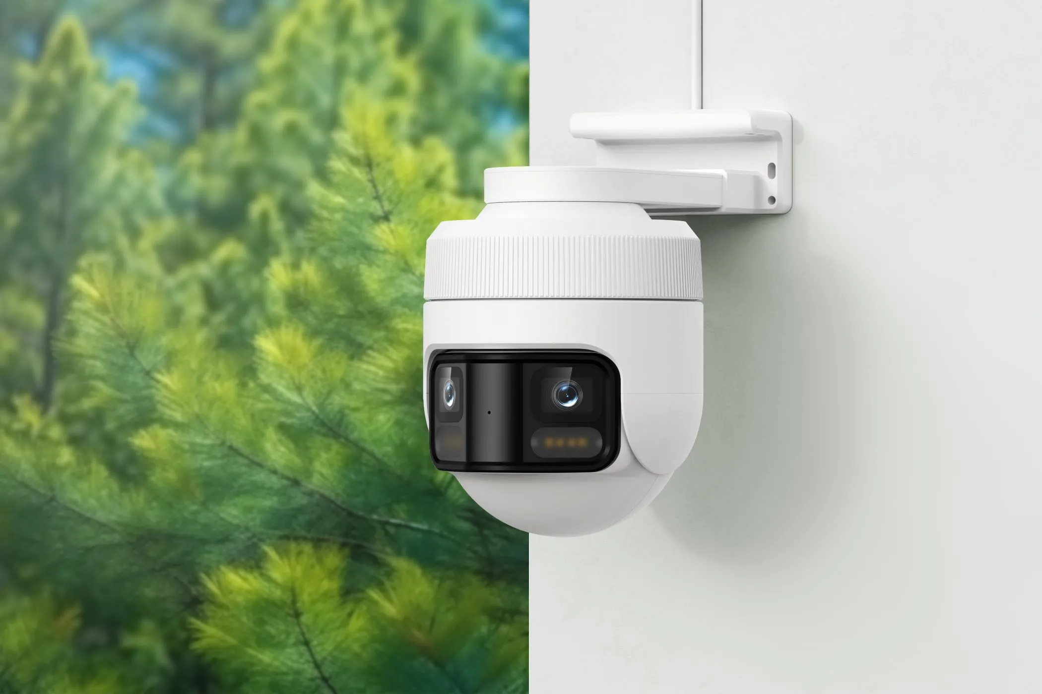 Camera IMILAB EC6 Panorama lắp đặt ngoài trời với tầm nhìn toàn cảnh 180 độ, bao quát khu vực rộng