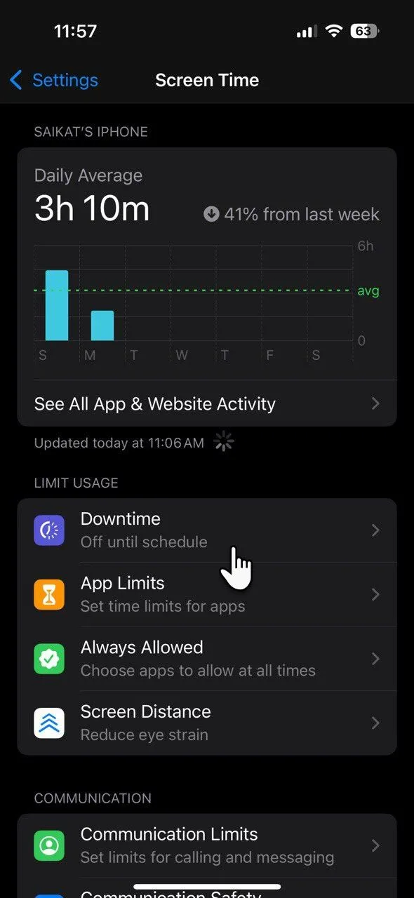 Cấu hình lịch trình Thời gian nghỉ (Downtime) trong cài đặt Screen Time của iPhone để tự động giới hạn sử dụng ứng dụng.