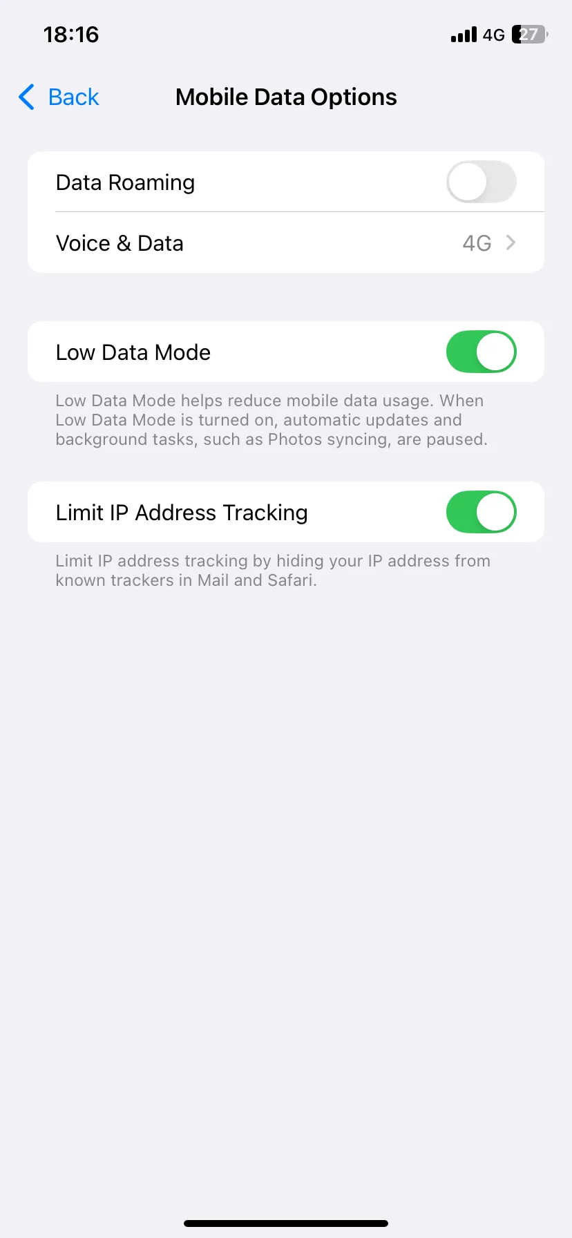Chế độ Dữ liệu thấp được bật trên iPhone, có thể hạn chế cập nhật email.