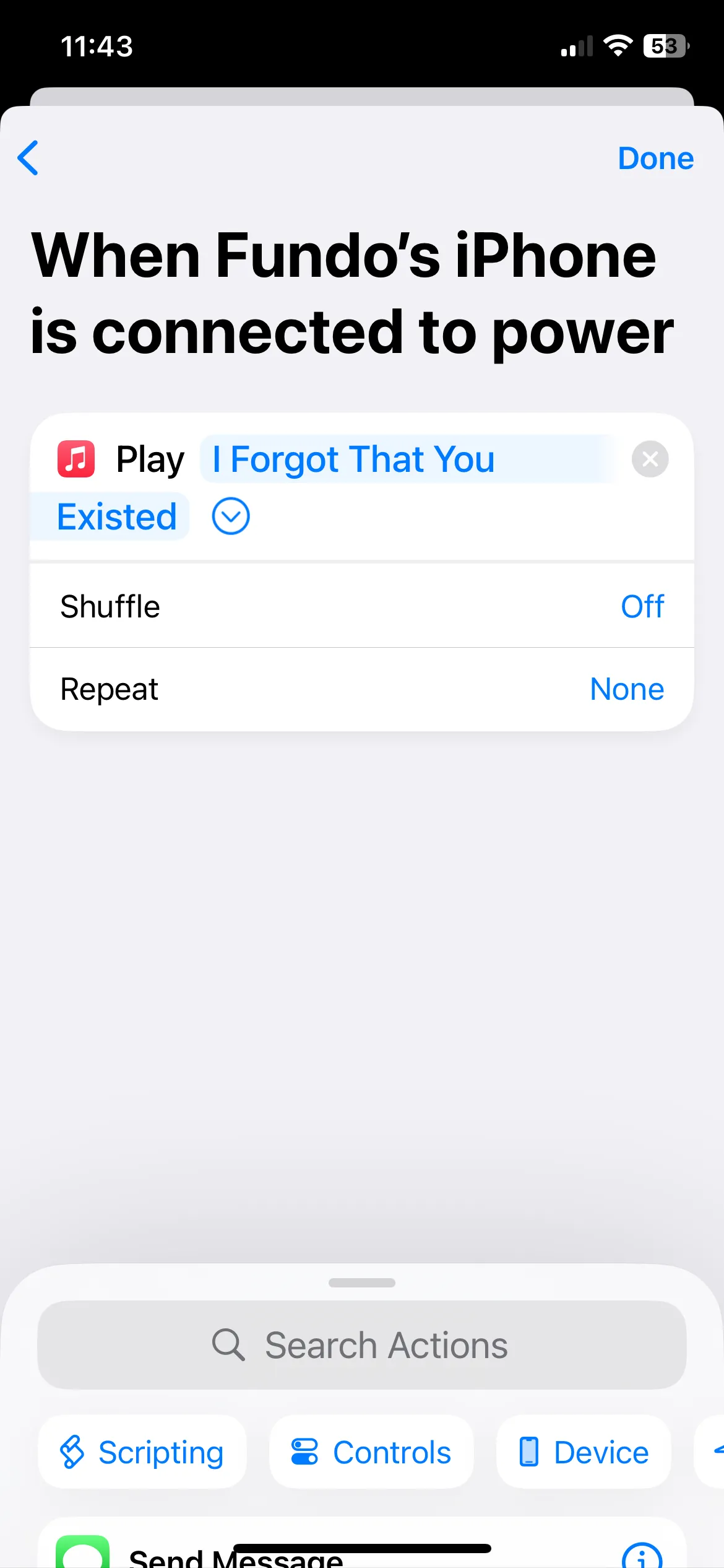 Chọn bài hát từ Apple Music trong hành động &quot;Phát nhạc&quot; của Phím tắt để tùy chỉnh âm thanh sạc