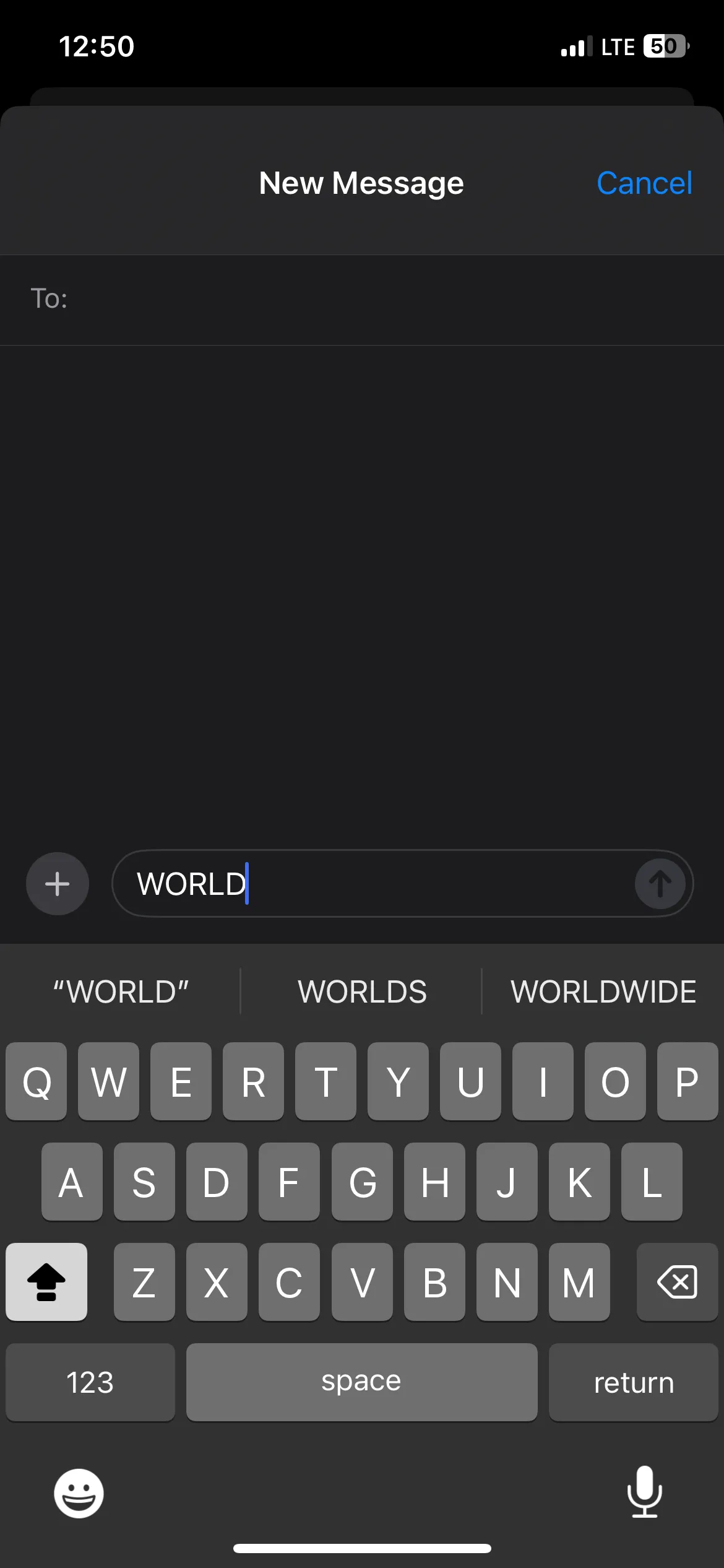 Chữ &quot;World&quot; được viết hoa hoàn toàn trong ứng dụng Tin nhắn trên iPhone, minh họa tính năng khóa chữ hoa.