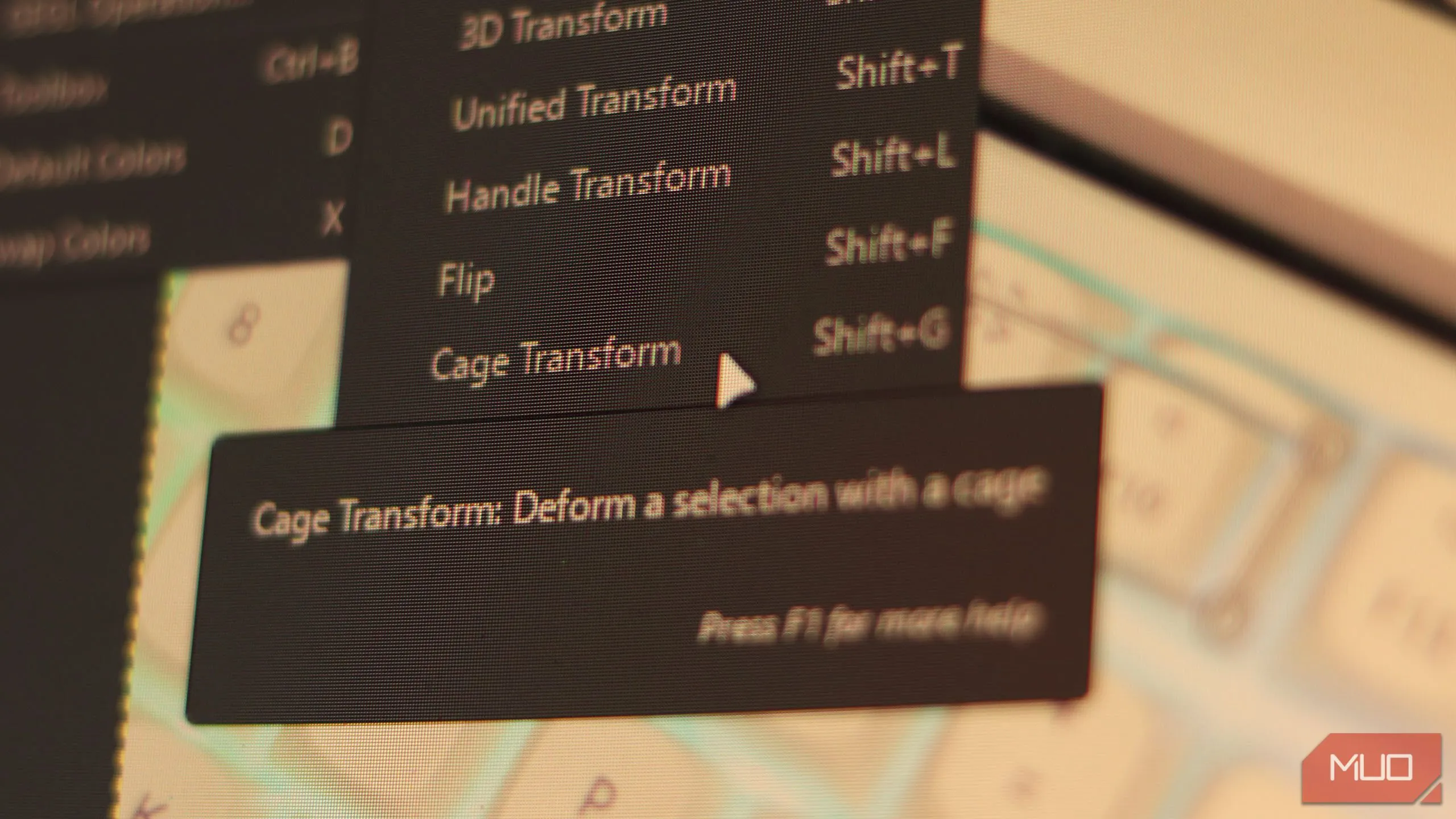 Công cụ Cage Transform trong GIMP được sử dụng để biến đổi hình ảnh bằng cách kéo điểm điều khiển trên lồng