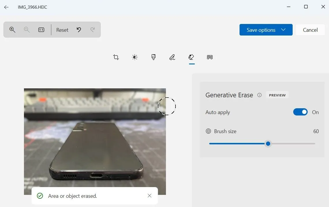 Công cụ Generative Erase xóa đối tượng trong ứng dụng Photos Windows 11