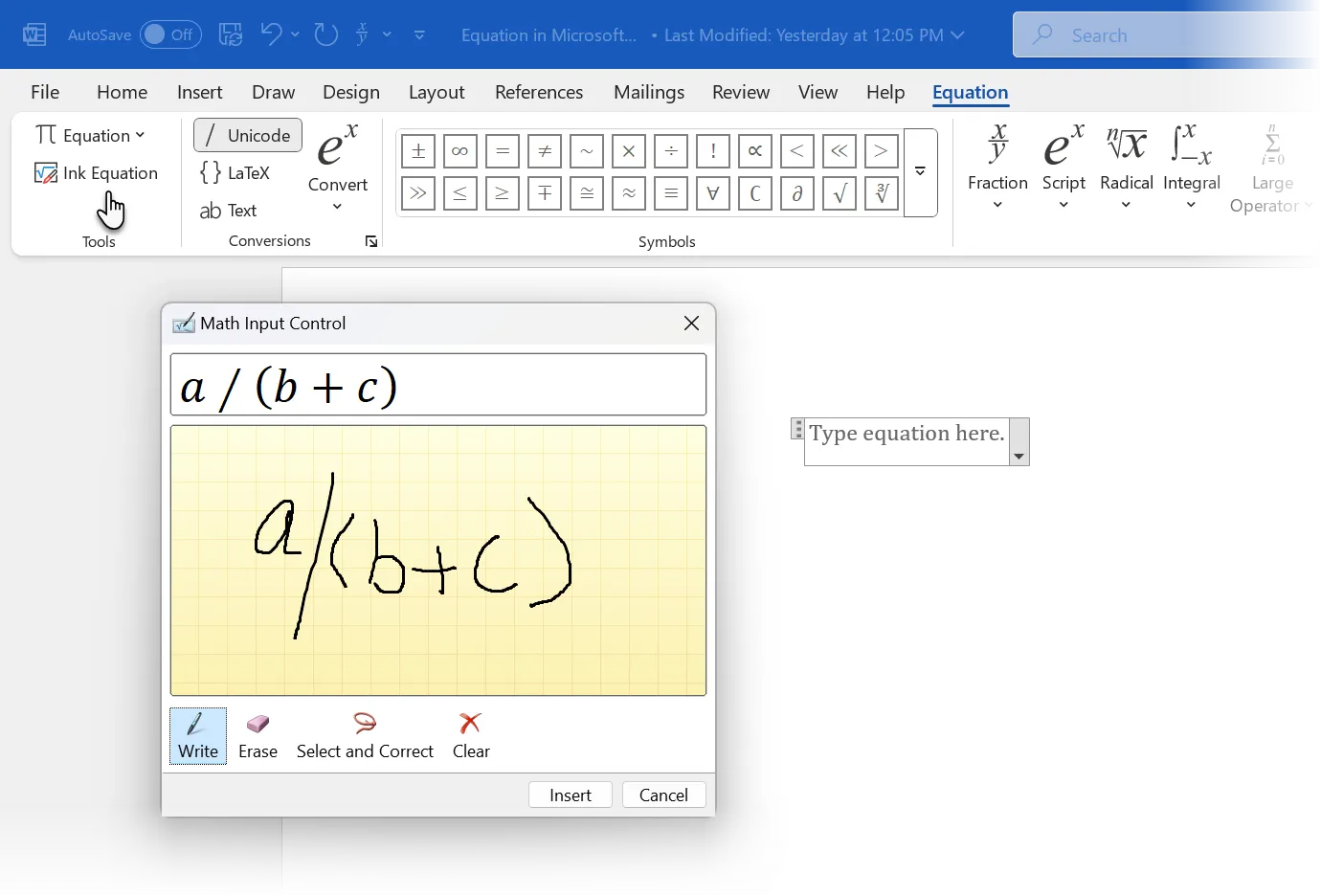 Cửa sổ Math Input Control trong Word, nơi người dùng có thể viết tay công thức toán học để chuyển đổi thành văn bản.