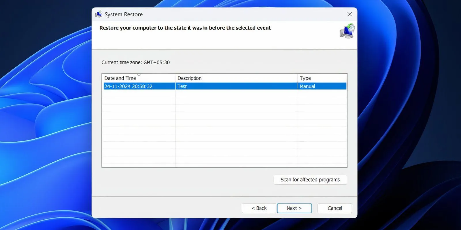 Cửa sổ System Restore hiển thị danh sách các điểm khôi phục hệ thống để lựa chọn và khắc phục lỗi.
