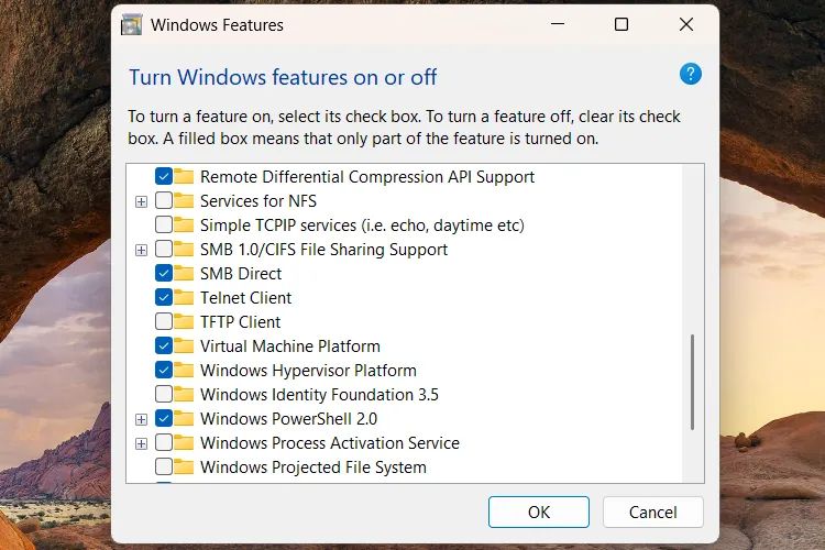 Cửa sổ Windows Features với tùy chọn Telnet Client được chọn để bật tính năng xem Star Wars trên Command Prompt.