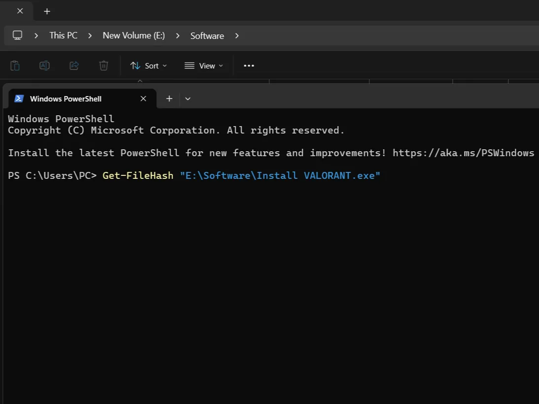 Cửa sổ Windows PowerShell hiển thị lệnh Get-FileHash cùng đường dẫn file để tính toán mã hash của tệp tin.