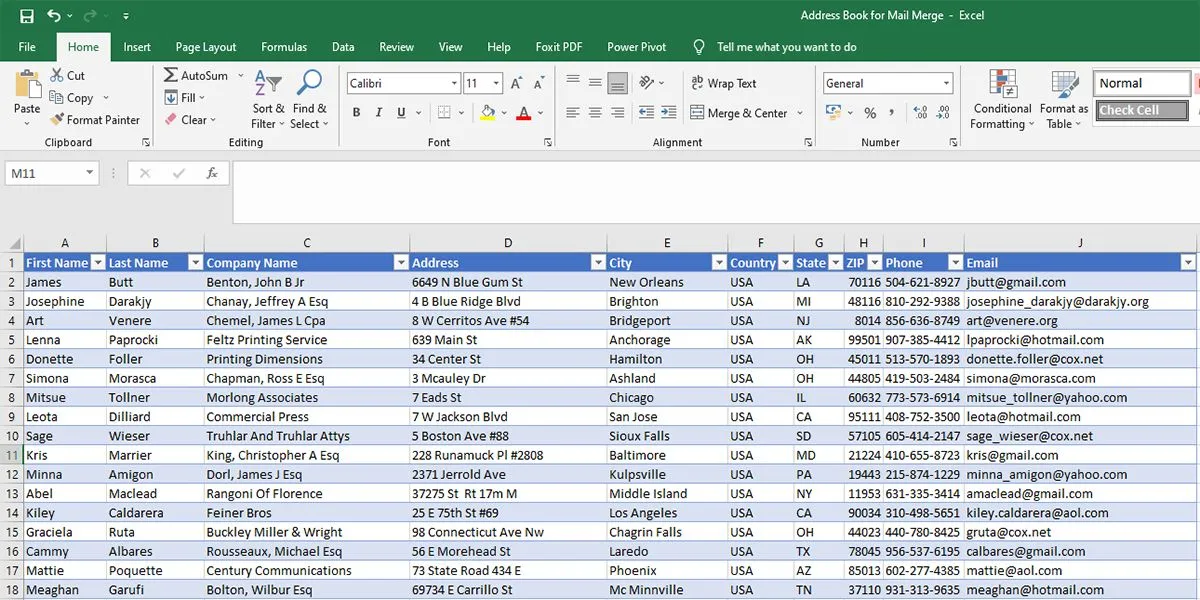 Dữ liệu danh sách người nhận email được tổ chức rõ ràng trong bảng tính Excel, sẵn sàng cho tính năng Mail Merge trong Word.