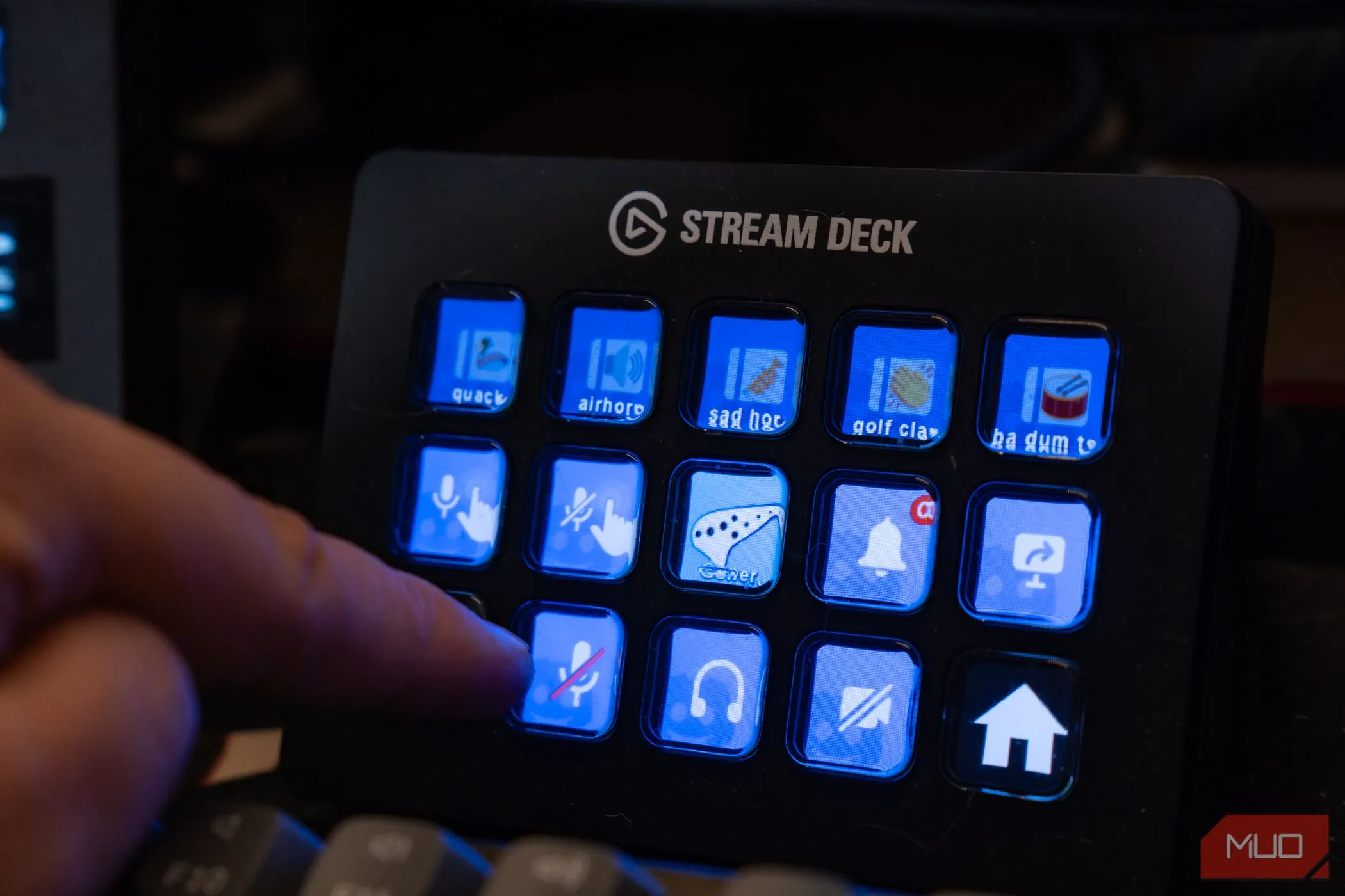 Elgato Stream Deck hiển thị các biểu tượng plugin Discord, cho phép điều khiển cuộc gọi dễ dàng qua API.