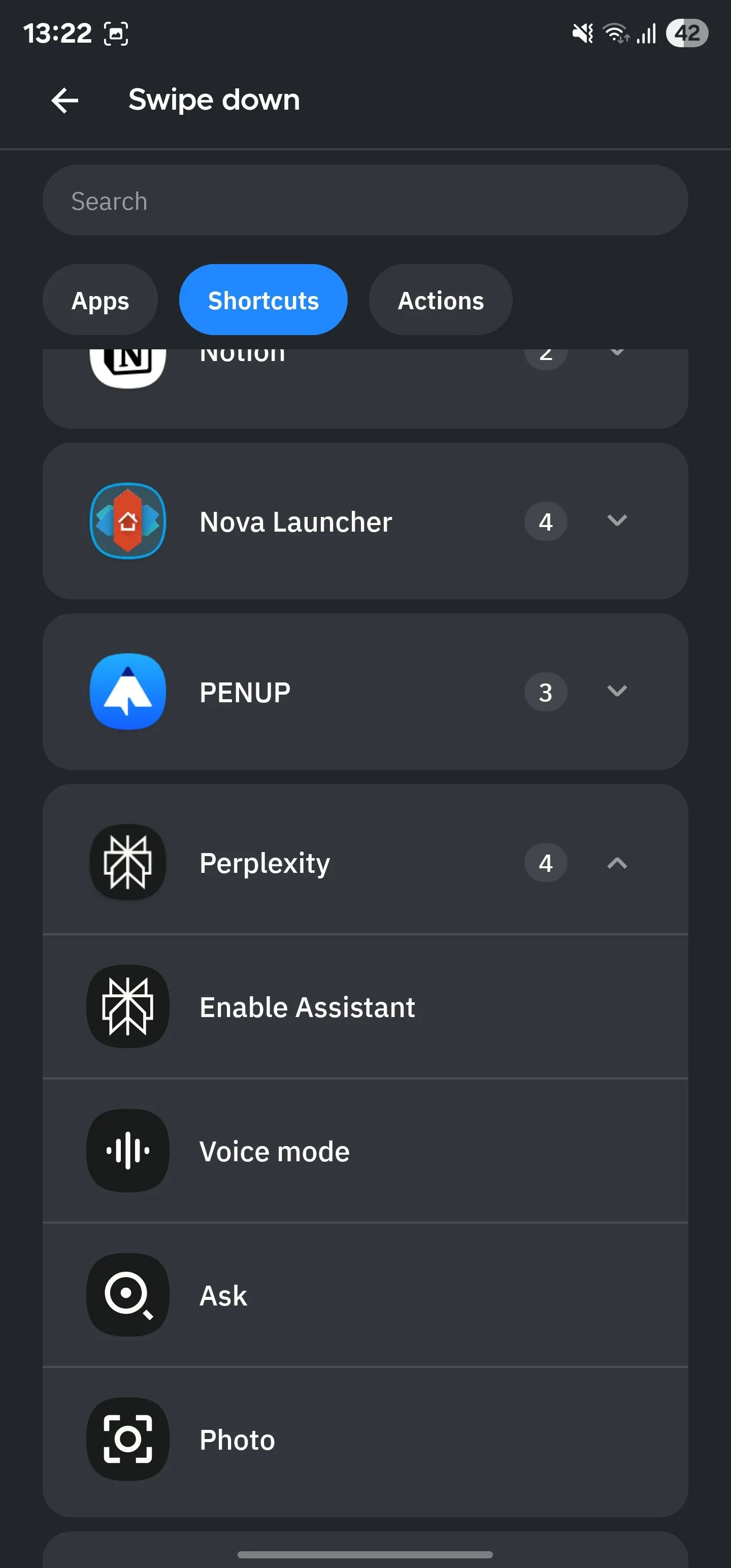 Gán hành động cho cử chỉ vuốt xuống trong Smart Launcher, cho phép tùy chỉnh chức năng nhanh chóng