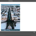 Giao diện Adobe Camera Raw với các công cụ chỉnh sửa ảnh và biểu đồ histogram