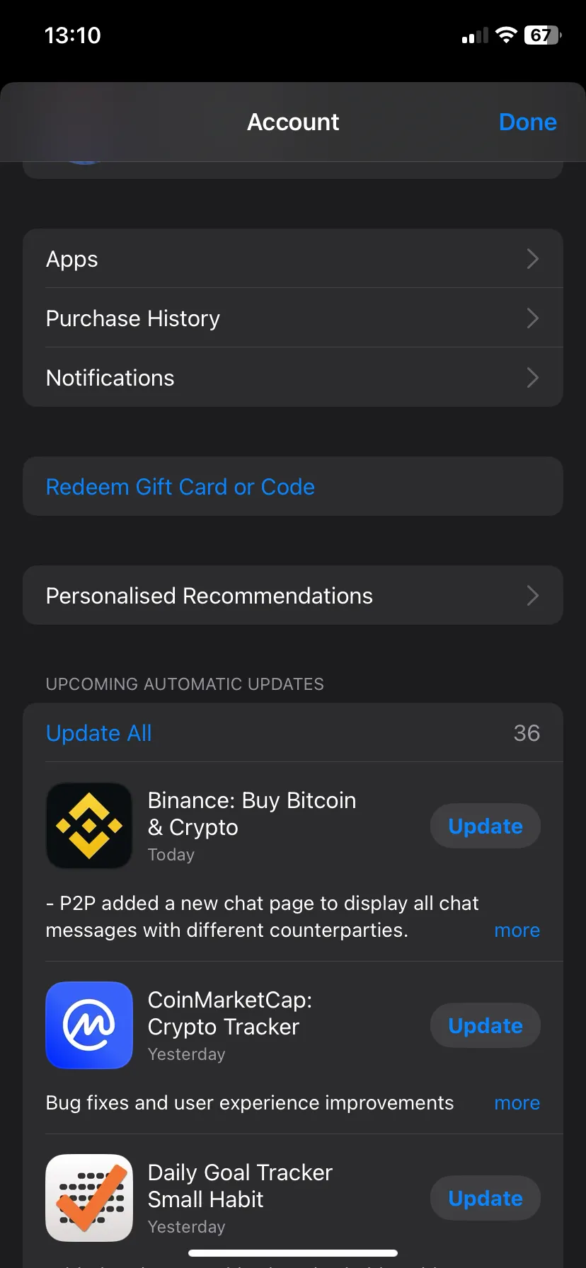 Giao diện App Store trên iPhone hiển thị danh sách các bản cập nhật ứng dụng có sẵn, hướng dẫn cách cập nhật ứng dụng để cải thiện hiệu năng điện thoại.