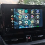 Giao diện các ứng dụng tương thích trên Android Auto, hiển thị bản đồ và biểu tượng ứng dụng điều hướng