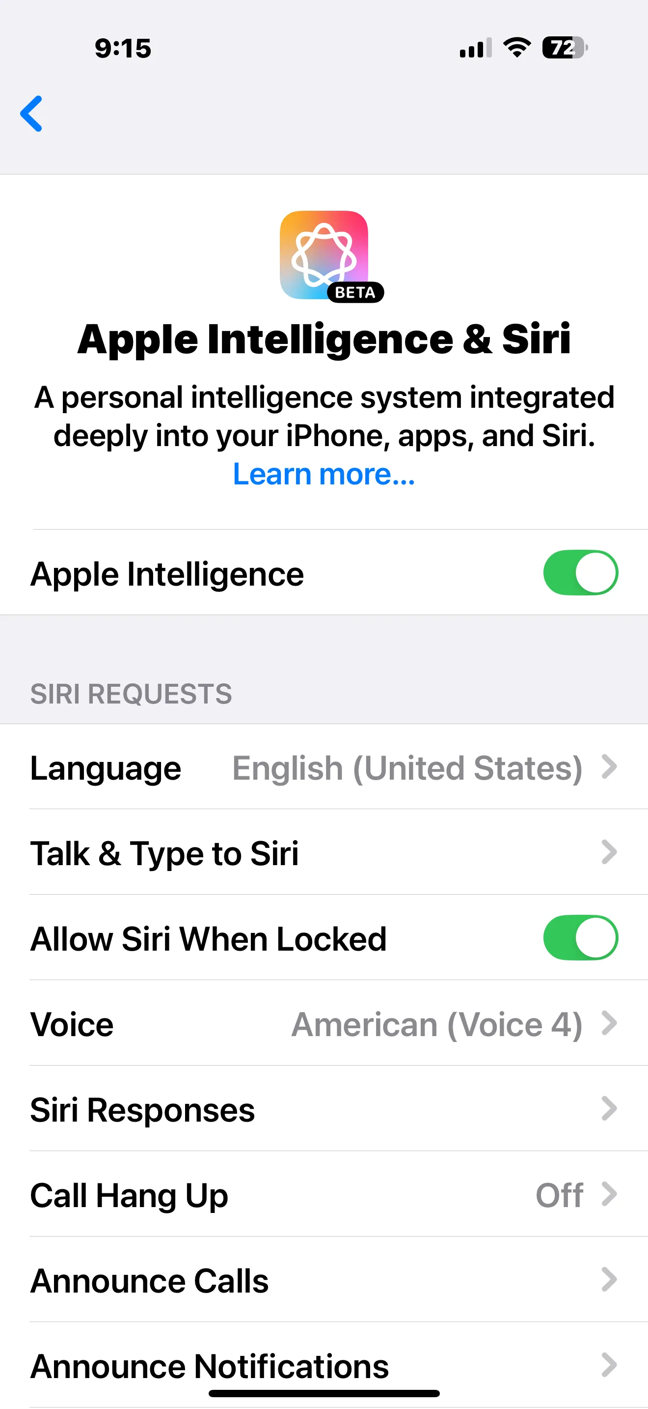 Giao diện cài đặt Apple Intelligence và Siri trên iPhone, nơi người dùng có thể tắt các tính năng AI.
