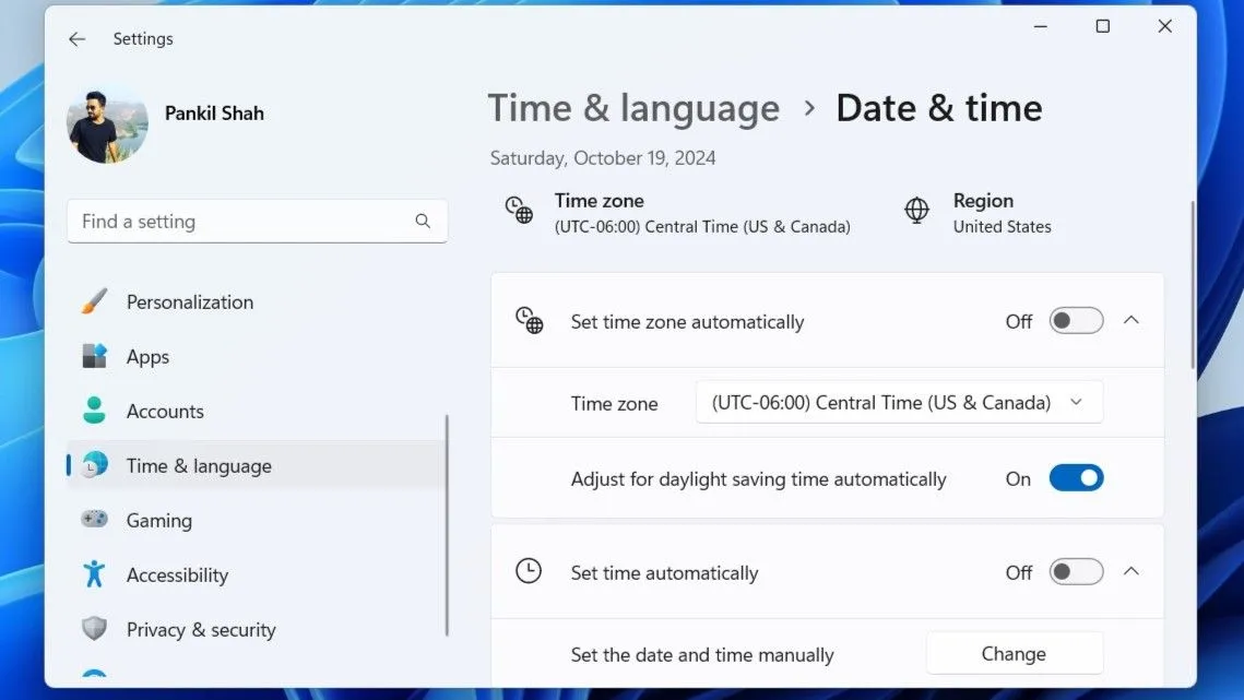 Giao diện Cài đặt Ngày & Giờ trên Windows 11 với tùy chọn bật DST tự động