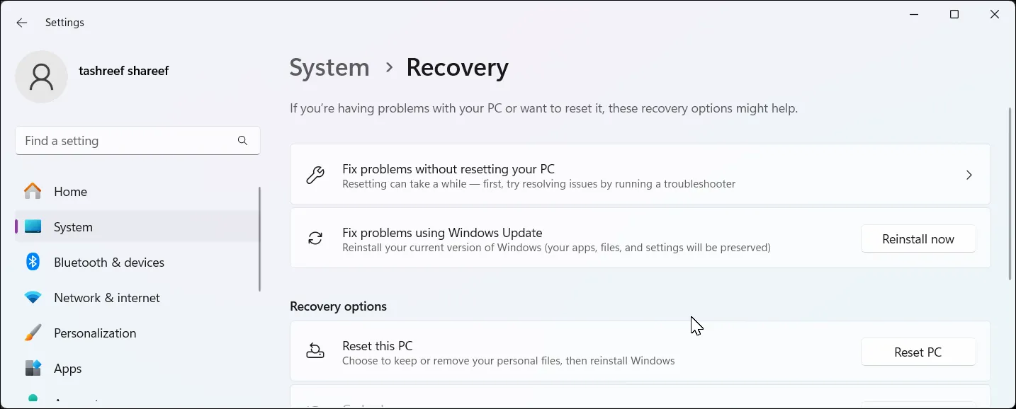 Giao diện Cài đặt trong Windows 11, mục Khôi phục, hiển thị tùy chọn &quot;Khắc phục sự cố bằng Windows Update&quot;