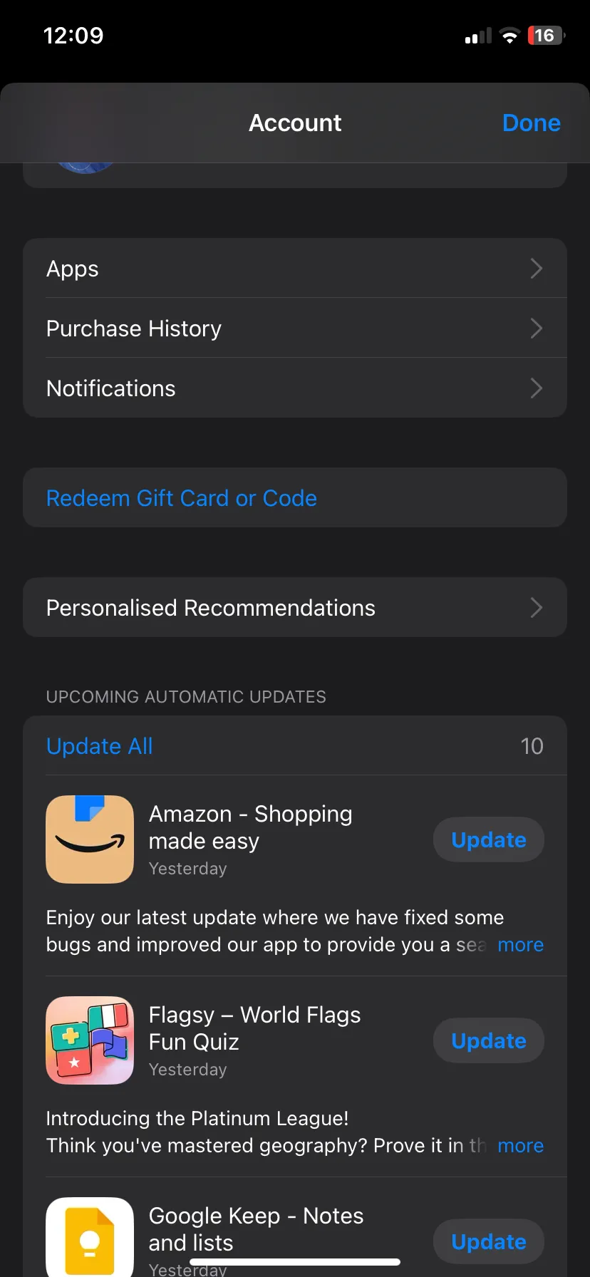 Giao diện cập nhật ứng dụng trong App Store trên iOS hiển thị các ứng dụng có bản cập nhật và đã cập nhật gần đây.