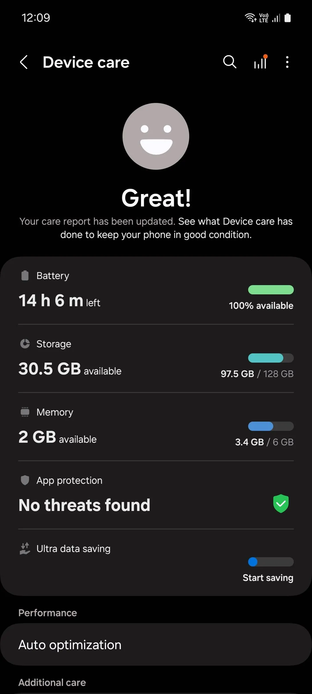 Giao diện Chăm sóc thiết bị Samsung, nơi người dùng có thể giải phóng bộ nhớ để cải thiện hiệu suất camera và giảm độ trễ màn trập.