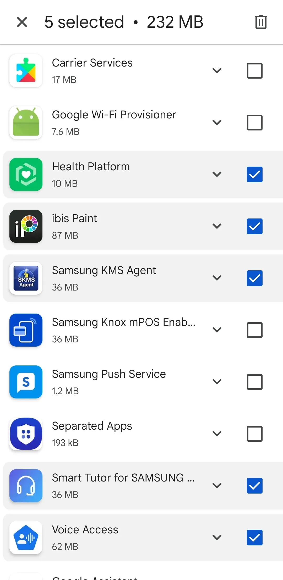 Giao diện chọn nhiều ứng dụng để gỡ cài đặt hàng loạt trên Google Play Store Android.