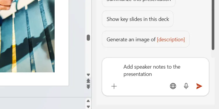 Giao diện Copilot hiển thị lệnh thêm ghi chú diễn giả vào bài thuyết trình PowerPoint.
