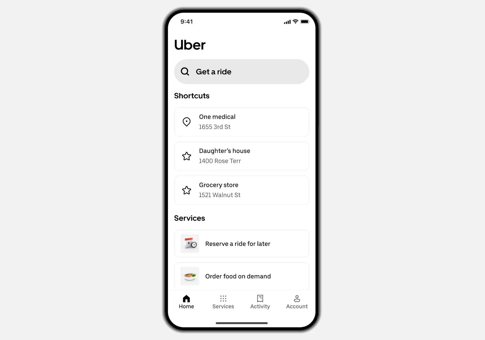Giao diện đơn giản hóa của ứng dụng Uber với chữ lớn và ít nút bấm, tối ưu trải nghiệm người dùng.