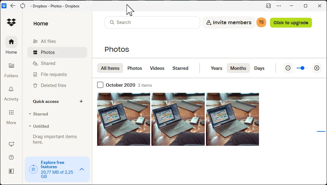 Giao diện Dropbox hiển thị tab Photos, giúp người dùng dễ dàng quản lý và xem trước ảnh.