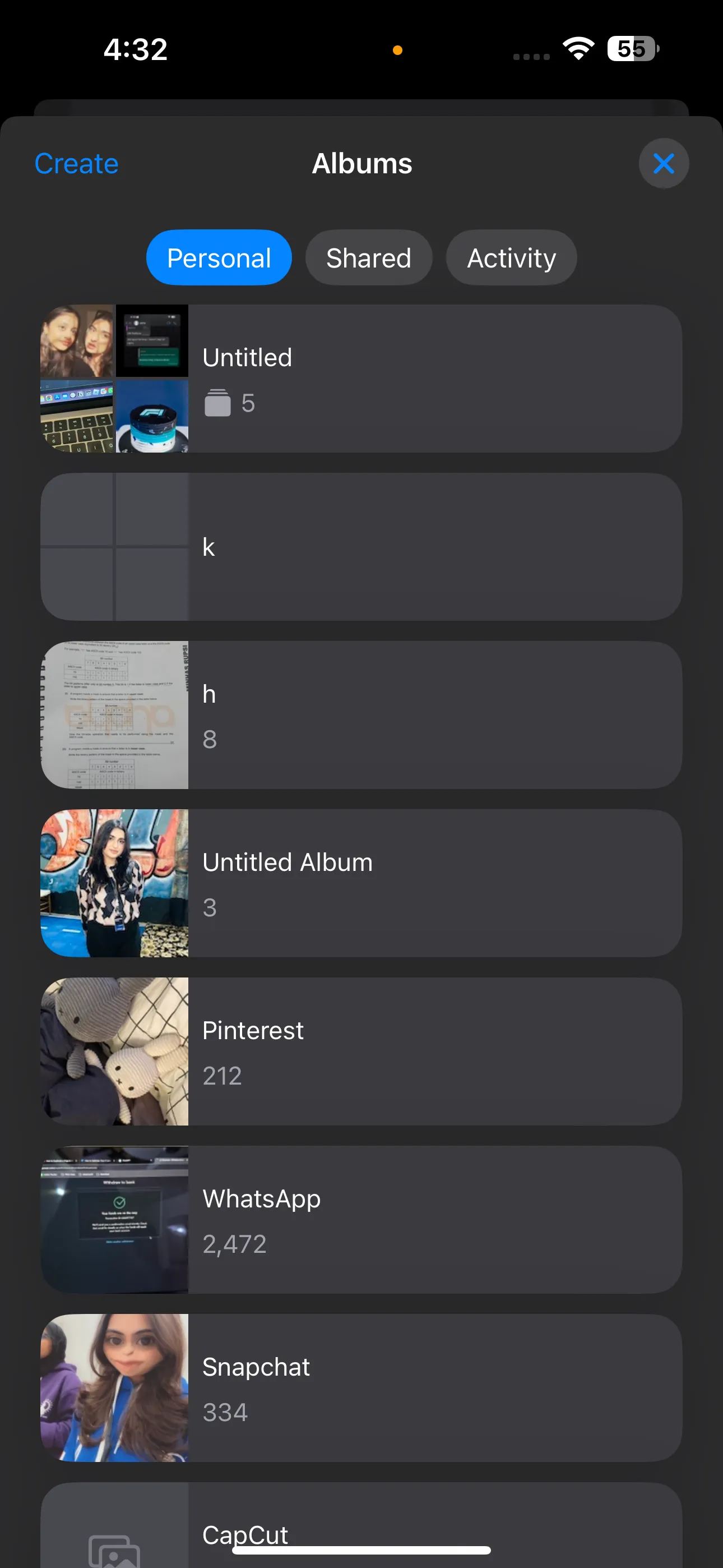 Giao diện hiển thị tất cả các album trong ứng dụng Ảnh trên iPhone, sẵn sàng để thêm ảnh mới.