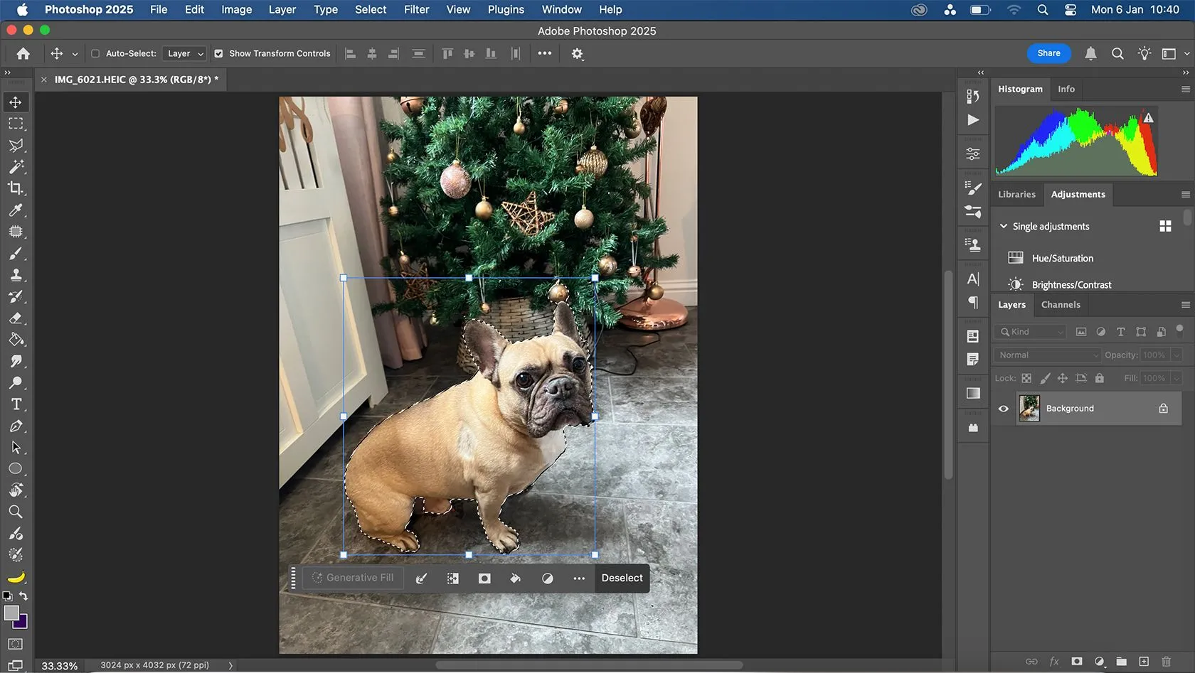 Giao diện làm việc quen thuộc của Adobe Photoshop với các bảng điều khiển lớp, công cụ và không gian làm việc có thể tùy chỉnh.