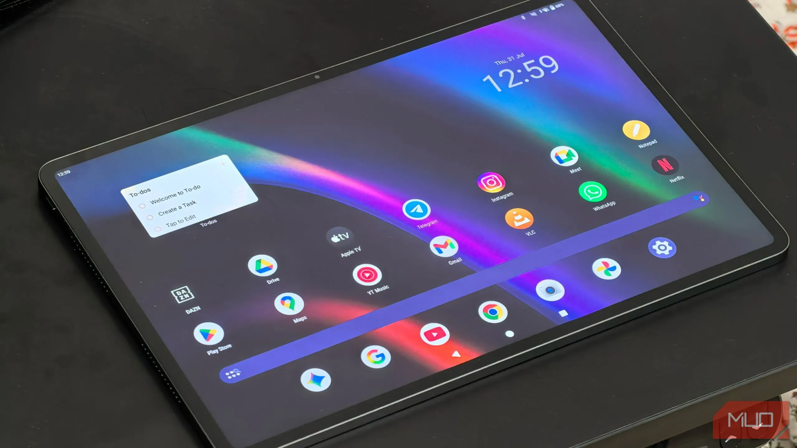 Giao diện màn hình chính của tablet Infinix XPAD GT, minh họa trải nghiệm Android thuần được tối ưu, giúp thiết bị hoạt động mượt mà.
