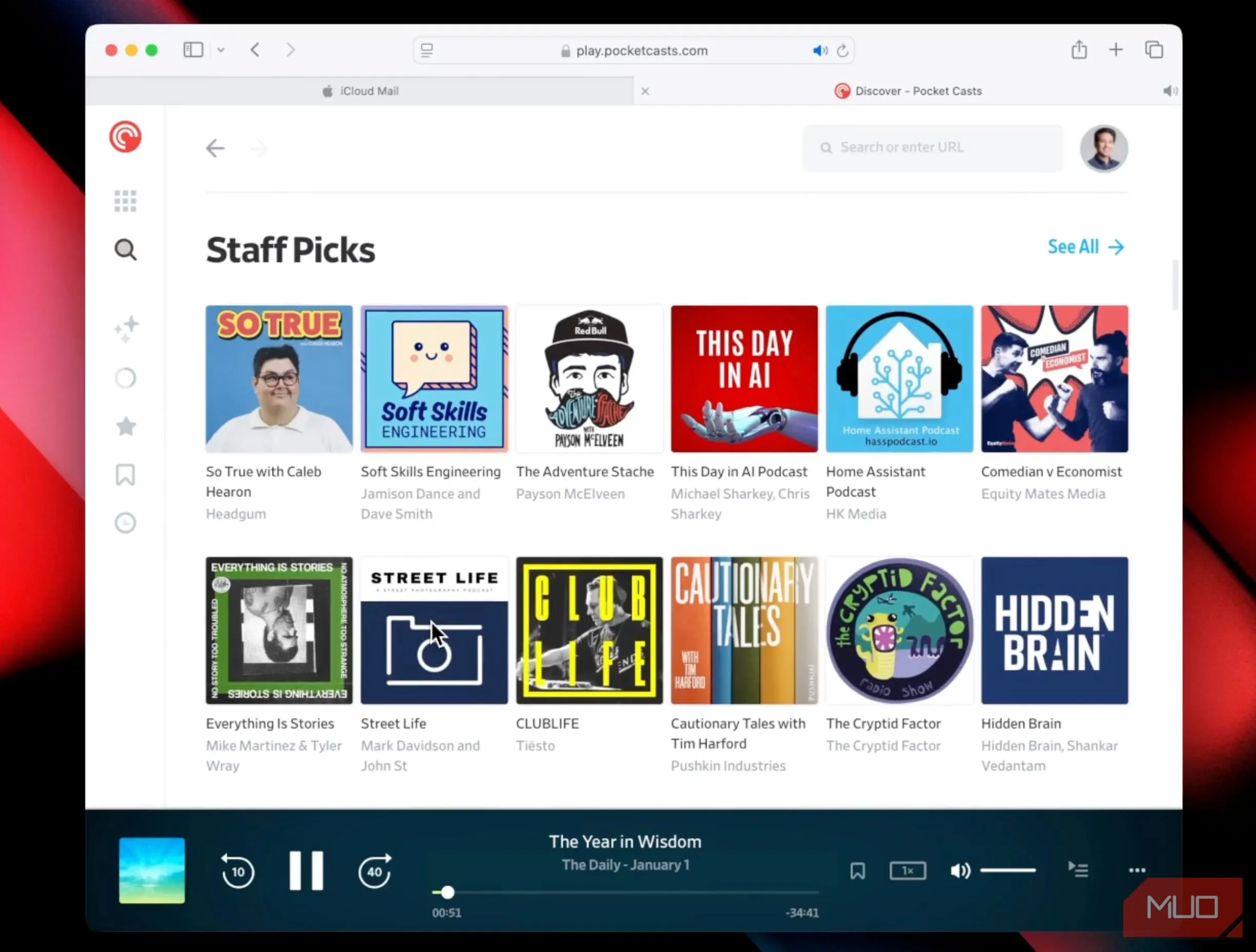 Giao diện người dùng Pocket Casts trên trình duyệt web, hiển thị podcast đang phát và các tùy chọn điều khiển.