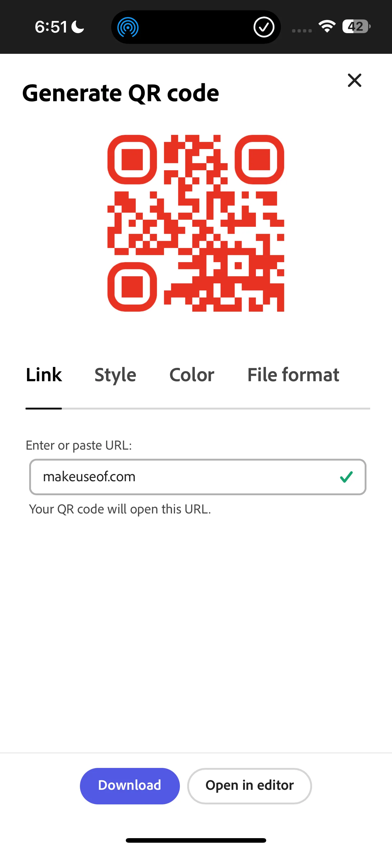 Giao diện tạo mã QR trong Adobe Express, cho phép nhập URL và tùy chỉnh kiểu dáng mã QR để chia sẻ liên kết.