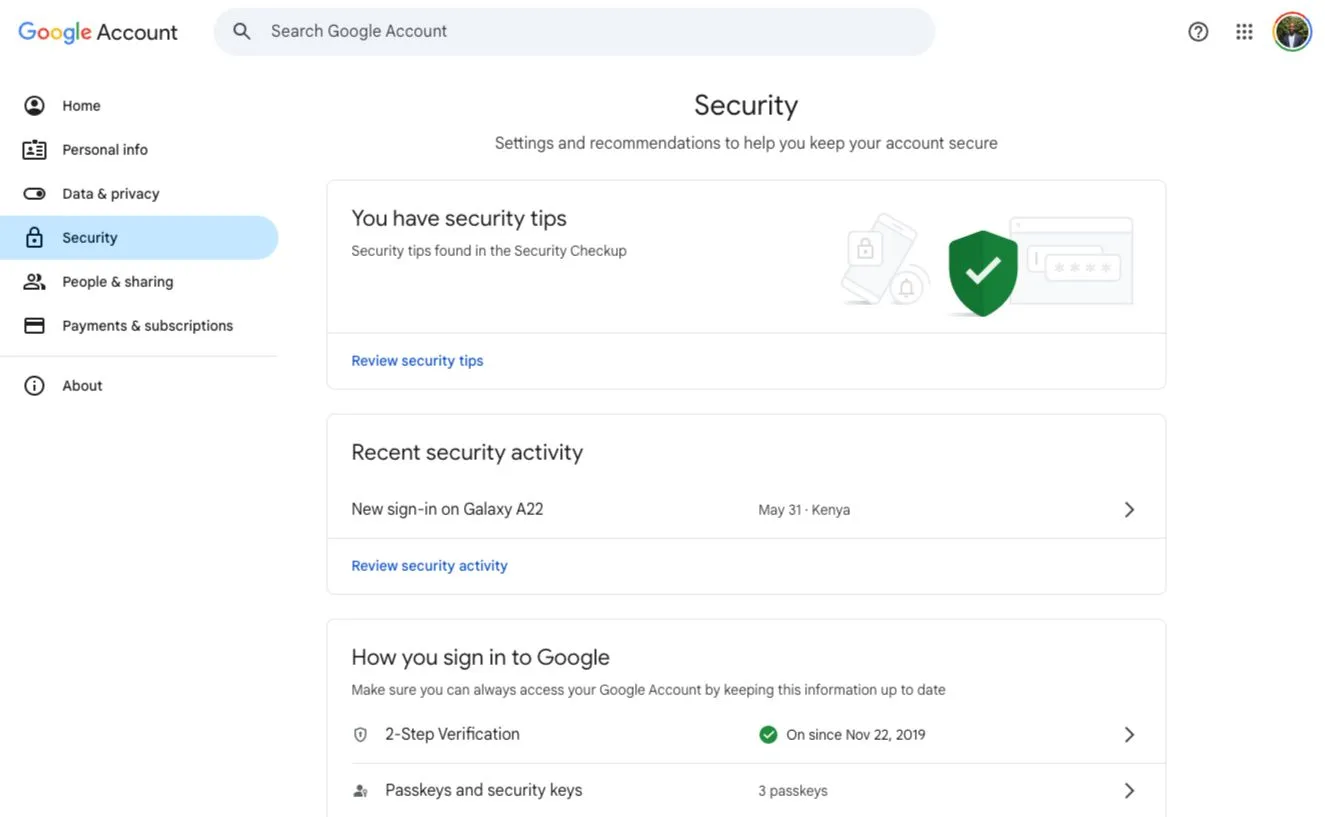 Giao diện trang bảo mật tài khoản Google hiển thị hoạt động gần đây để theo dõi và phát hiện rủi ro bảo mật.