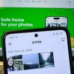 Giao diện ứng dụng Ente Photos trên điện thoại Android và laptop MacBook, thể hiện khả năng đồng bộ đa nền tảng và trải nghiệm người dùng hiện đại.