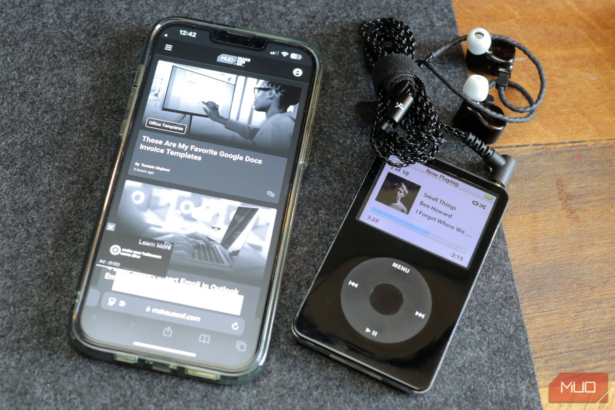 Giao diện ứng dụng My Classic trên iPhone, tái hiện hình ảnh iPod Classic với vòng xoay cảm ứng, cho phép biến iPhone cũ thành máy nghe nhạc.