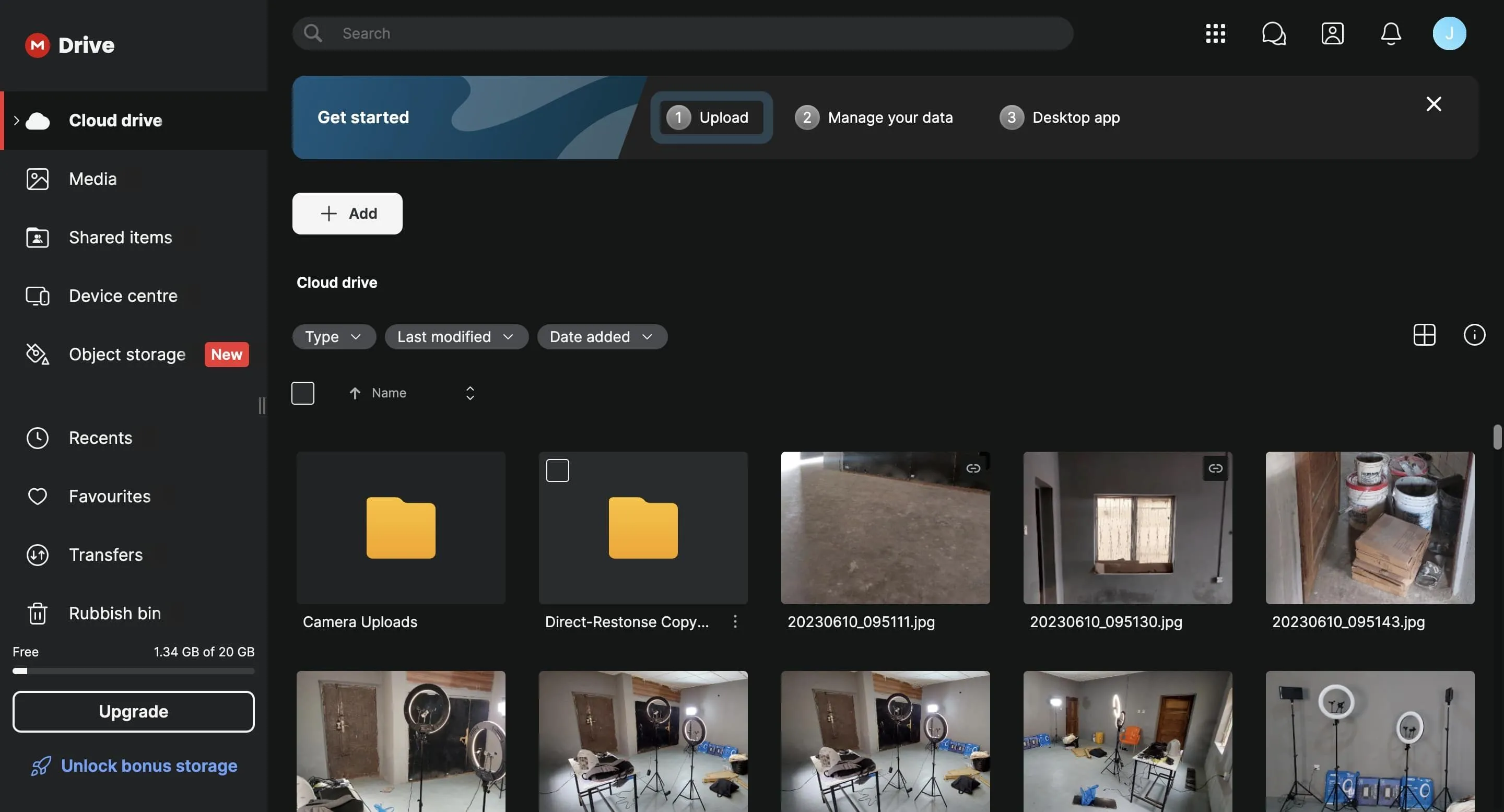 Giao diện web của Mega hiển thị các tệp tin đã tải lên, minh họa tính năng quản lý và truy cập dữ liệu dễ dàng.