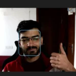 Giao diện Windows Camera hiển thị chất lượng hình ảnh sắc nét từ DSLR khi được sử dụng làm webcam, làm nổi bật chi tiết khuôn mặt và màu sắc tự nhiên.