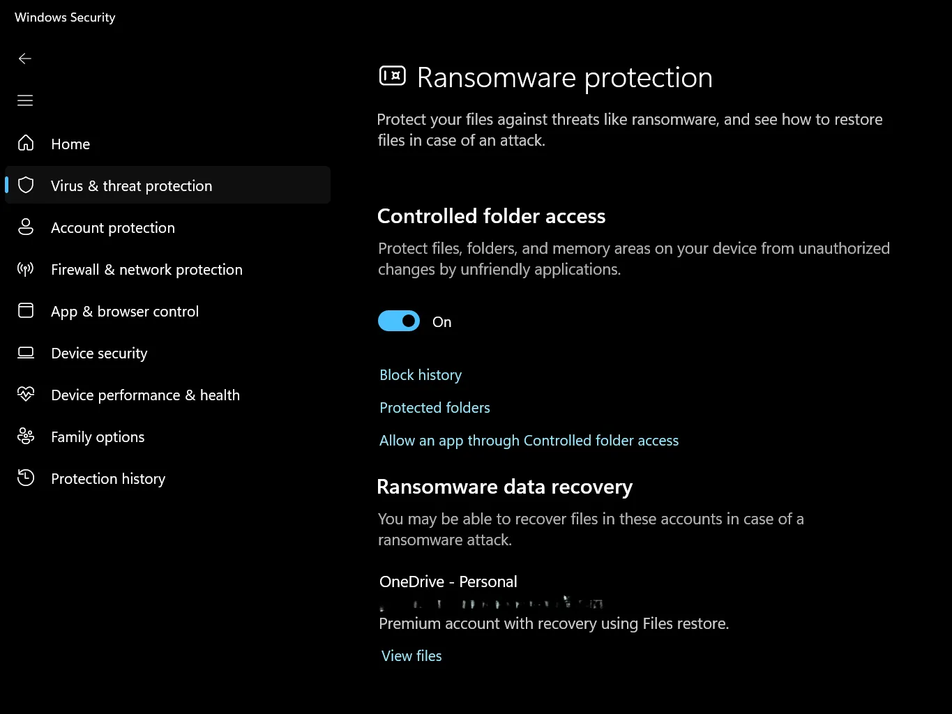 Giao diện Windows Security hiển thị tính năng Controlled Folder Access được bật, thể hiện bảo vệ chống ransomware đang hoạt động.